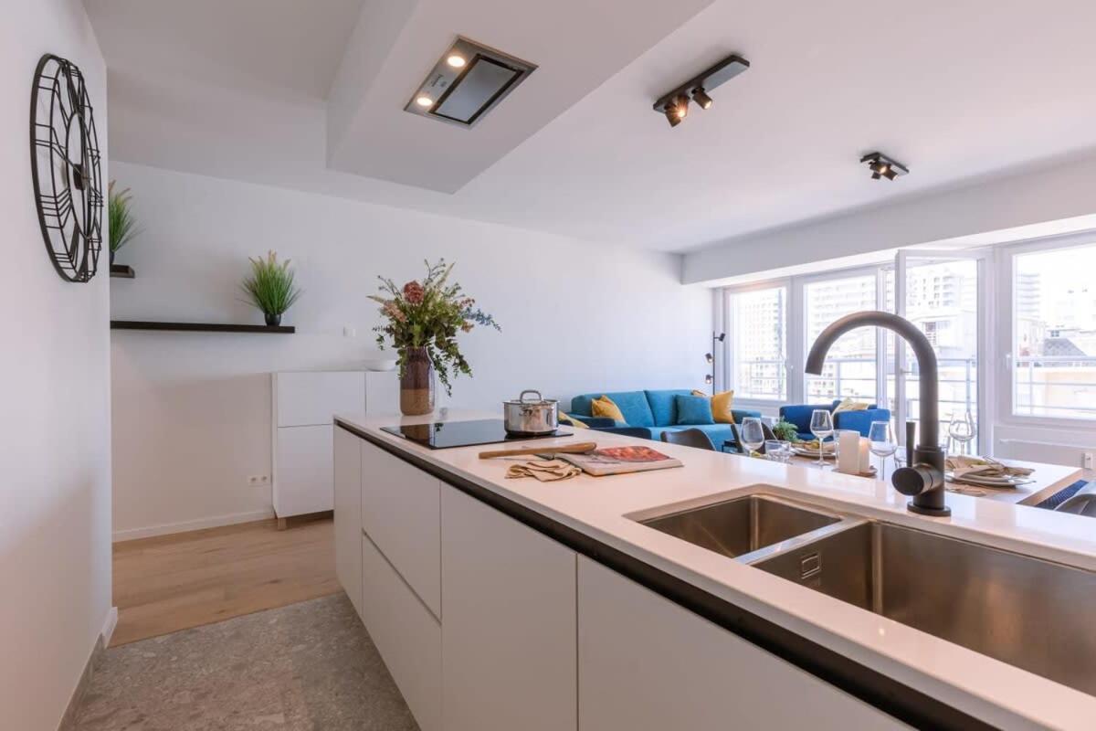 Huswell - Lovely Apartment With Lateral Sea View And Parking Oostende Dış mekan fotoğraf